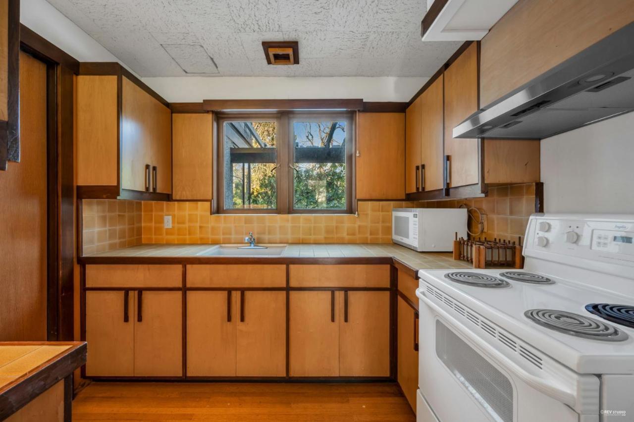 Historic Specious Home In Vancouver West Exterior photo
